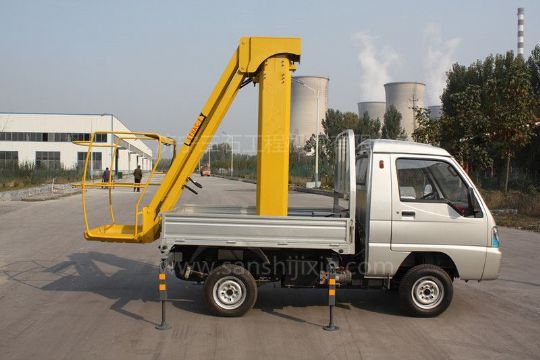 點(diǎn)擊查看詳細(xì)信息<br>標(biāo)題：電動(dòng)高空作業(yè)車 閱讀次數(shù)：3904