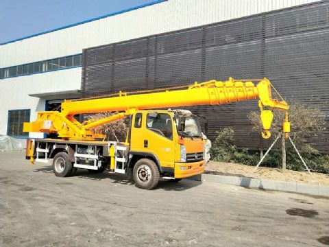 點擊查看詳細信息<br>標題：12噸凱馬汽車吊 閱讀次數(shù)：2540