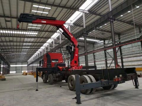 點擊查看詳細信息<br>標(biāo)題：15噸折臂吊 閱讀次數(shù)：3173